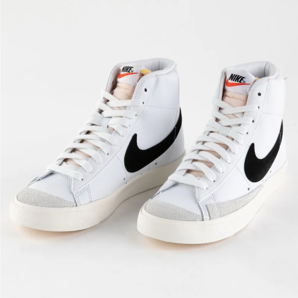 Nike Women’s Blazer Mid 77 Vintage Sneakers high tops